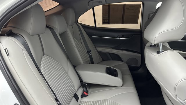 Vehicle image 32 of 34