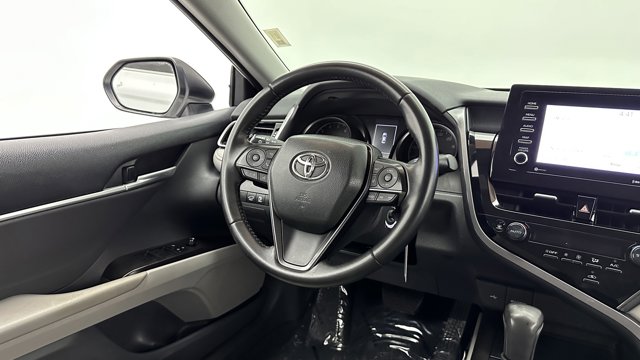 Vehicle image 18 of 34