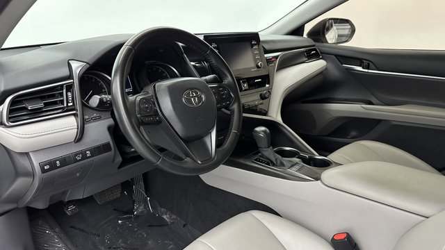 Vehicle image 8 of 34