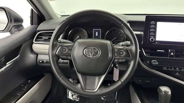 Vehicle image 17 of 34