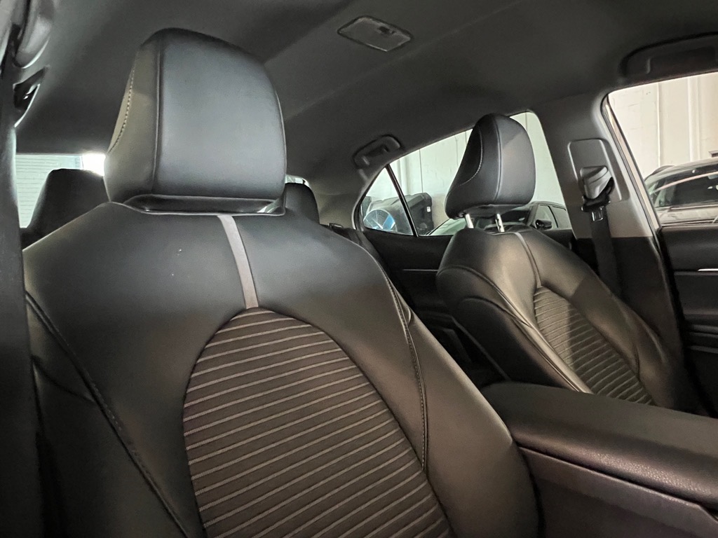 Vehicle image 22 of 23