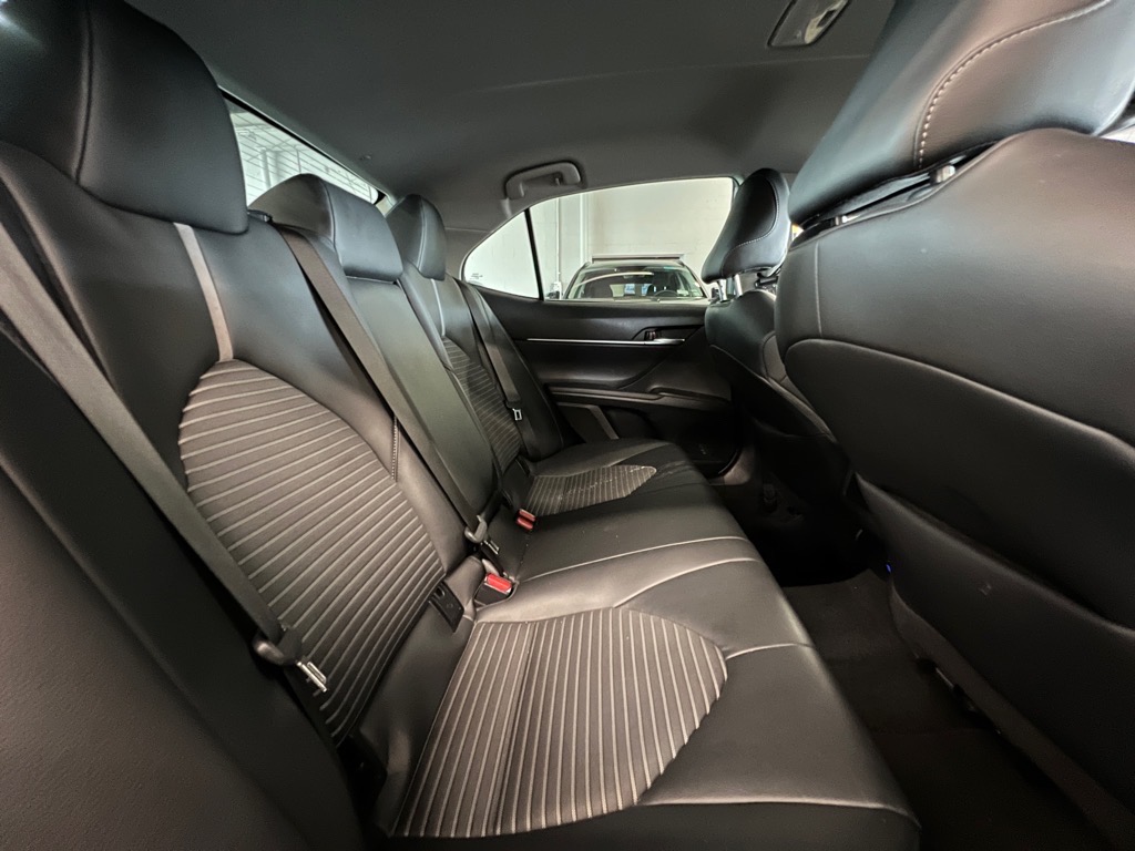 Vehicle image 20 of 23