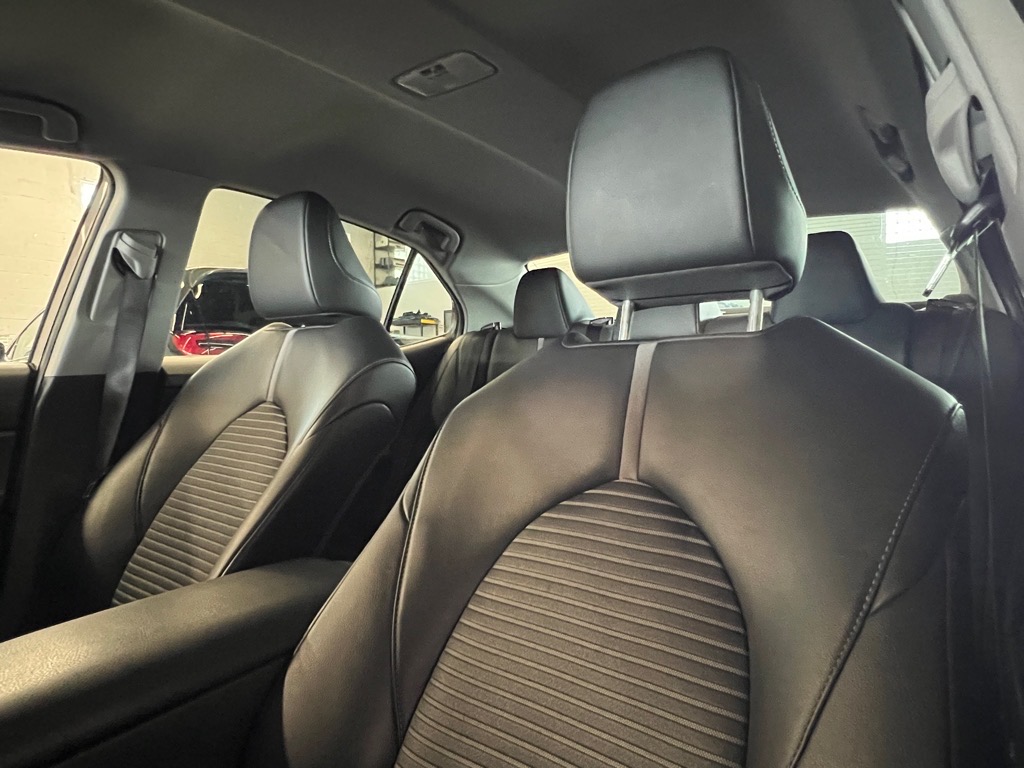 Vehicle image 16 of 23