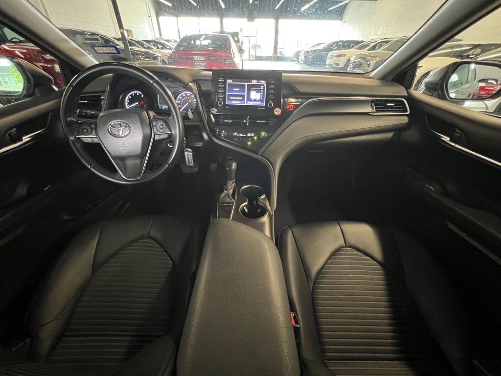 Vehicle image 19 of 23