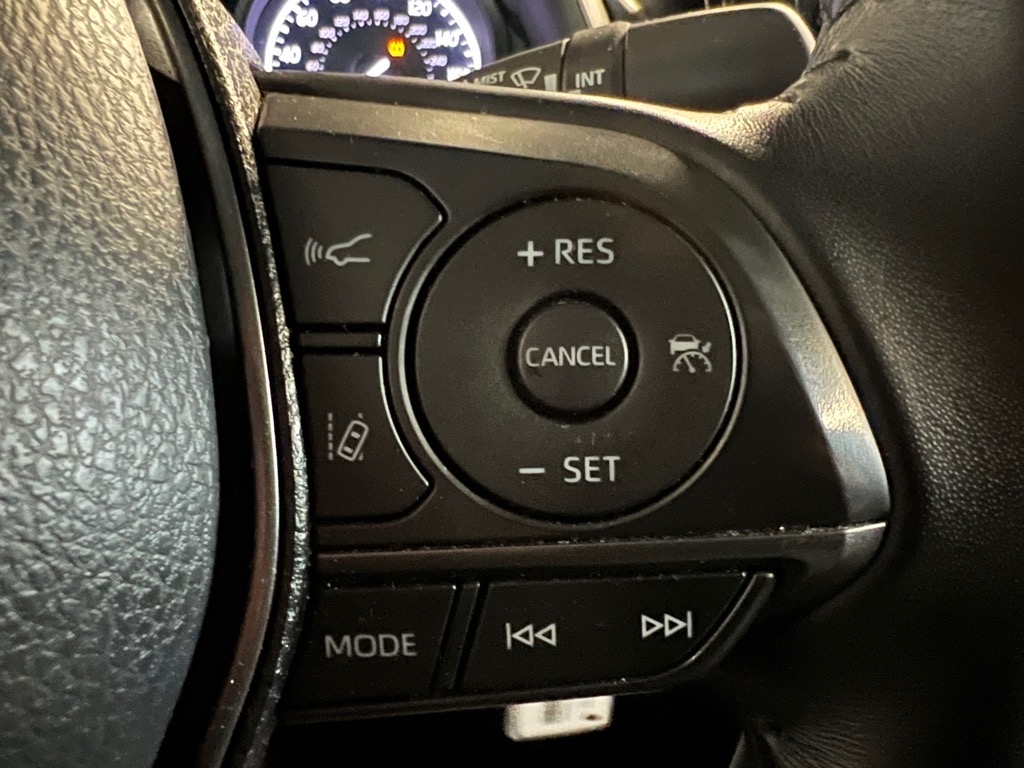 Vehicle image 10 of 23
