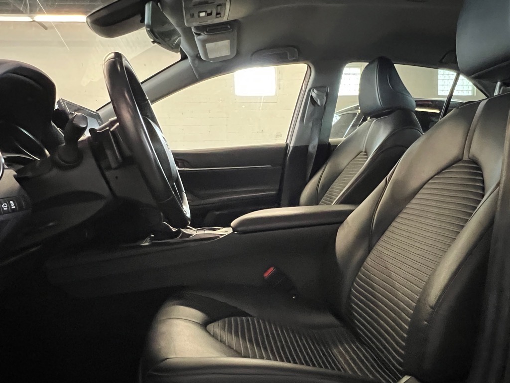 Vehicle image 7 of 23