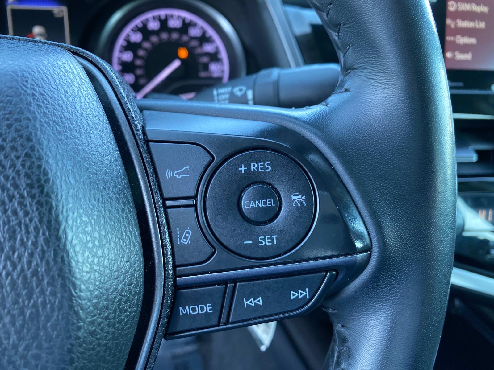 Vehicle image 16 of 28