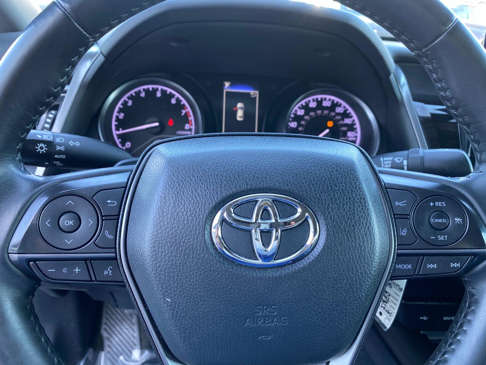 Vehicle image 14 of 28