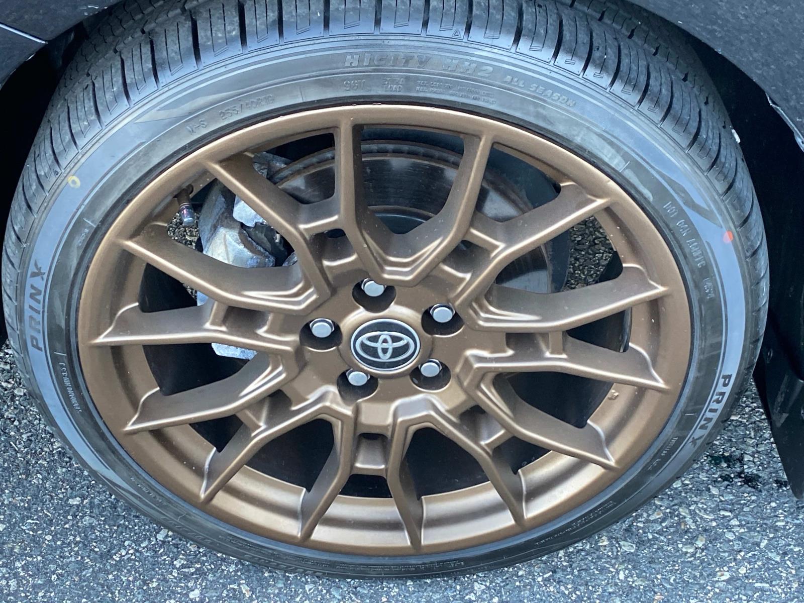 Vehicle image 26 of 28