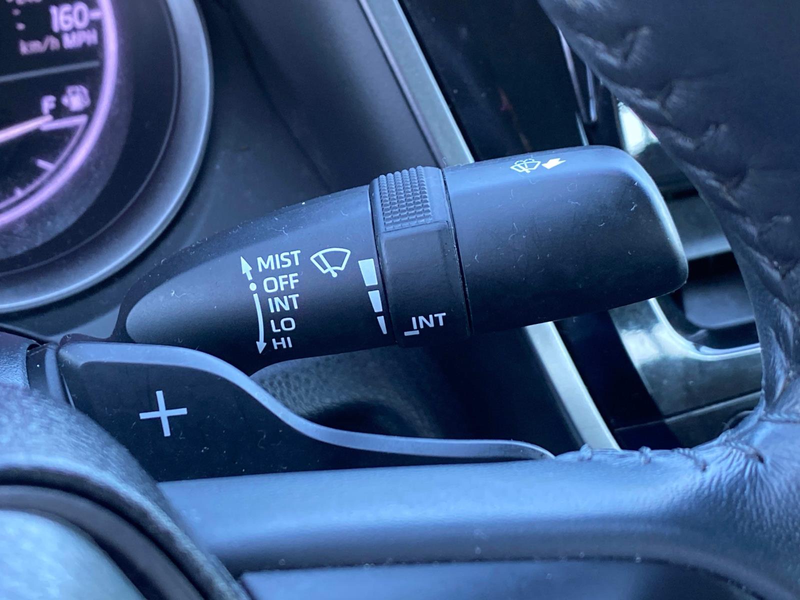 Vehicle image 18 of 28