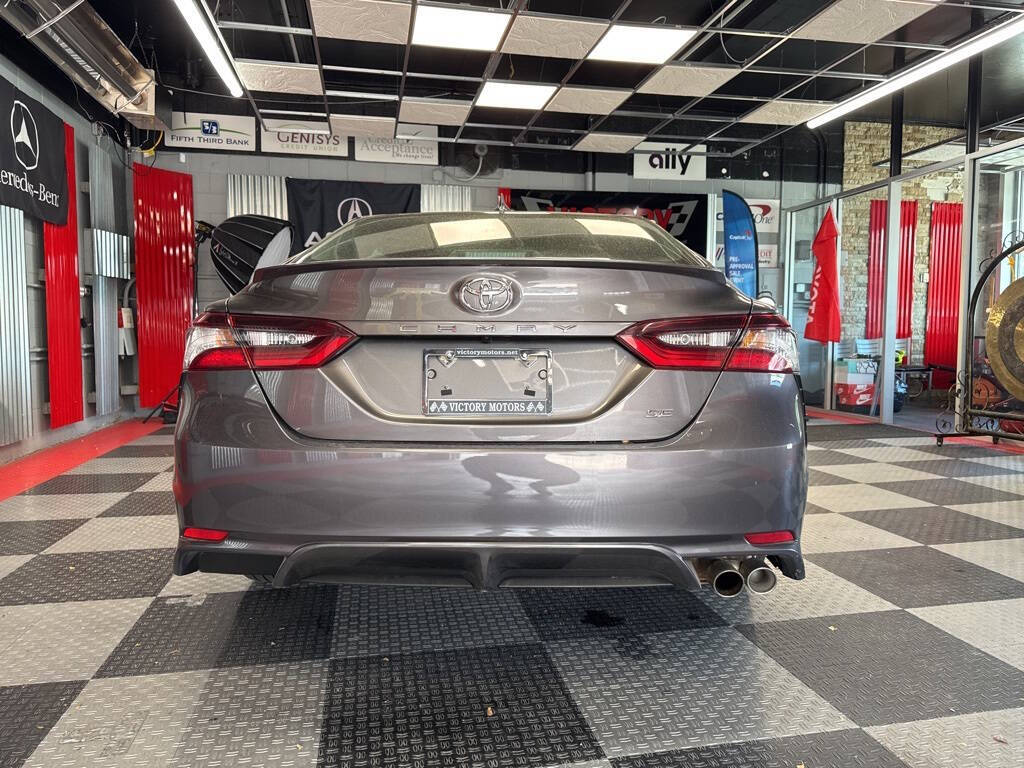 Vehicle image 10 of 27
