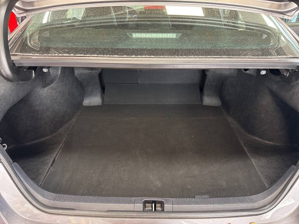 Vehicle image 13 of 27