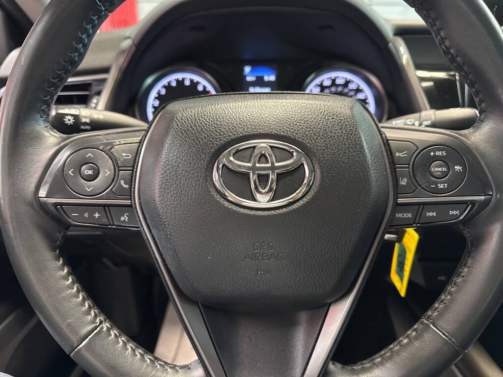 Vehicle image 26 of 27