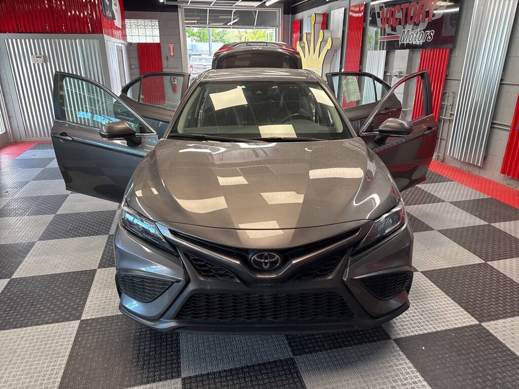 Vehicle image 16 of 27