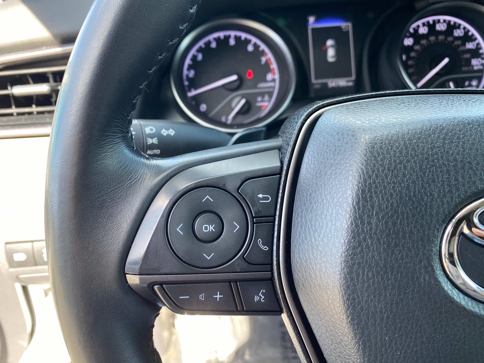 Vehicle image 14 of 22