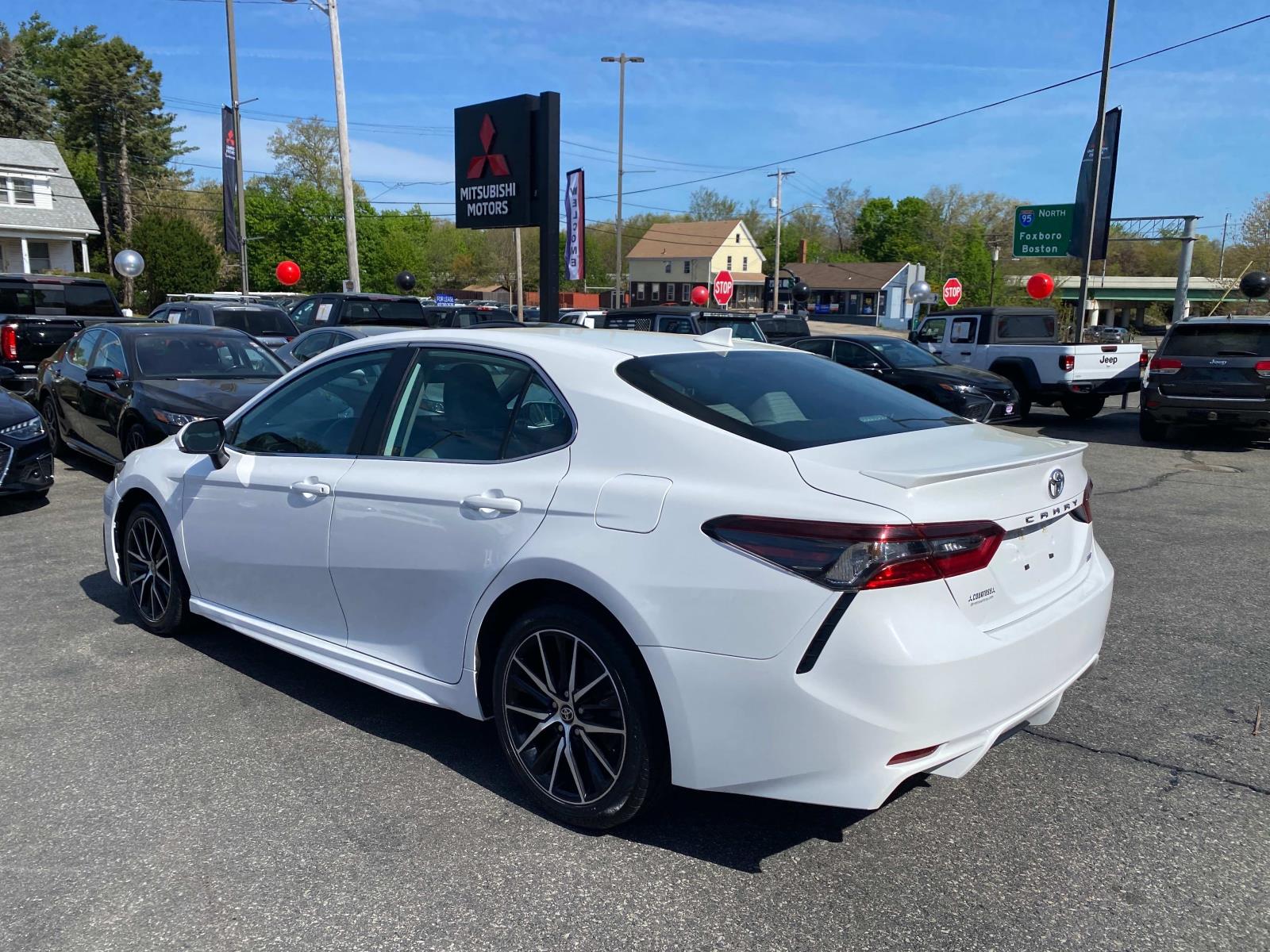 Vehicle image 7 of 22