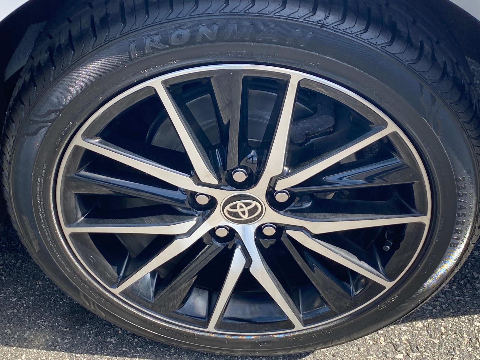 Vehicle image 19 of 22