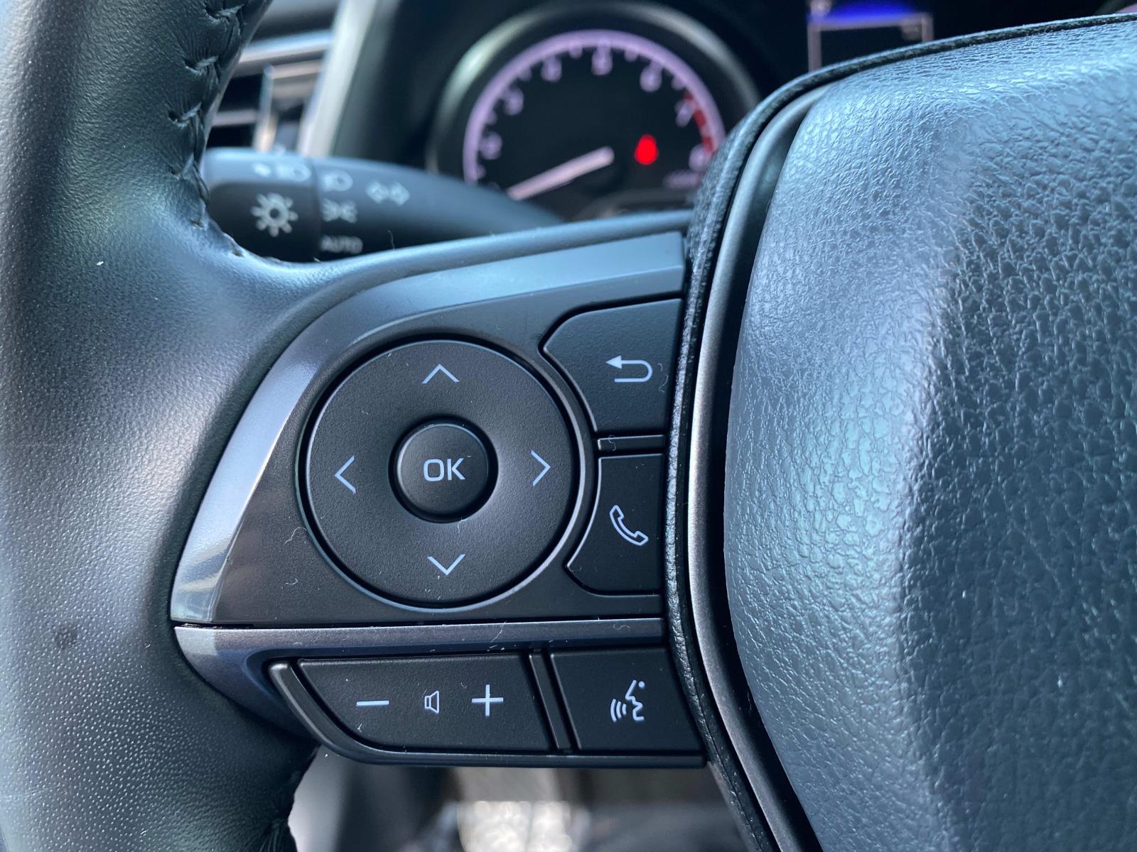 Vehicle image 17 of 29