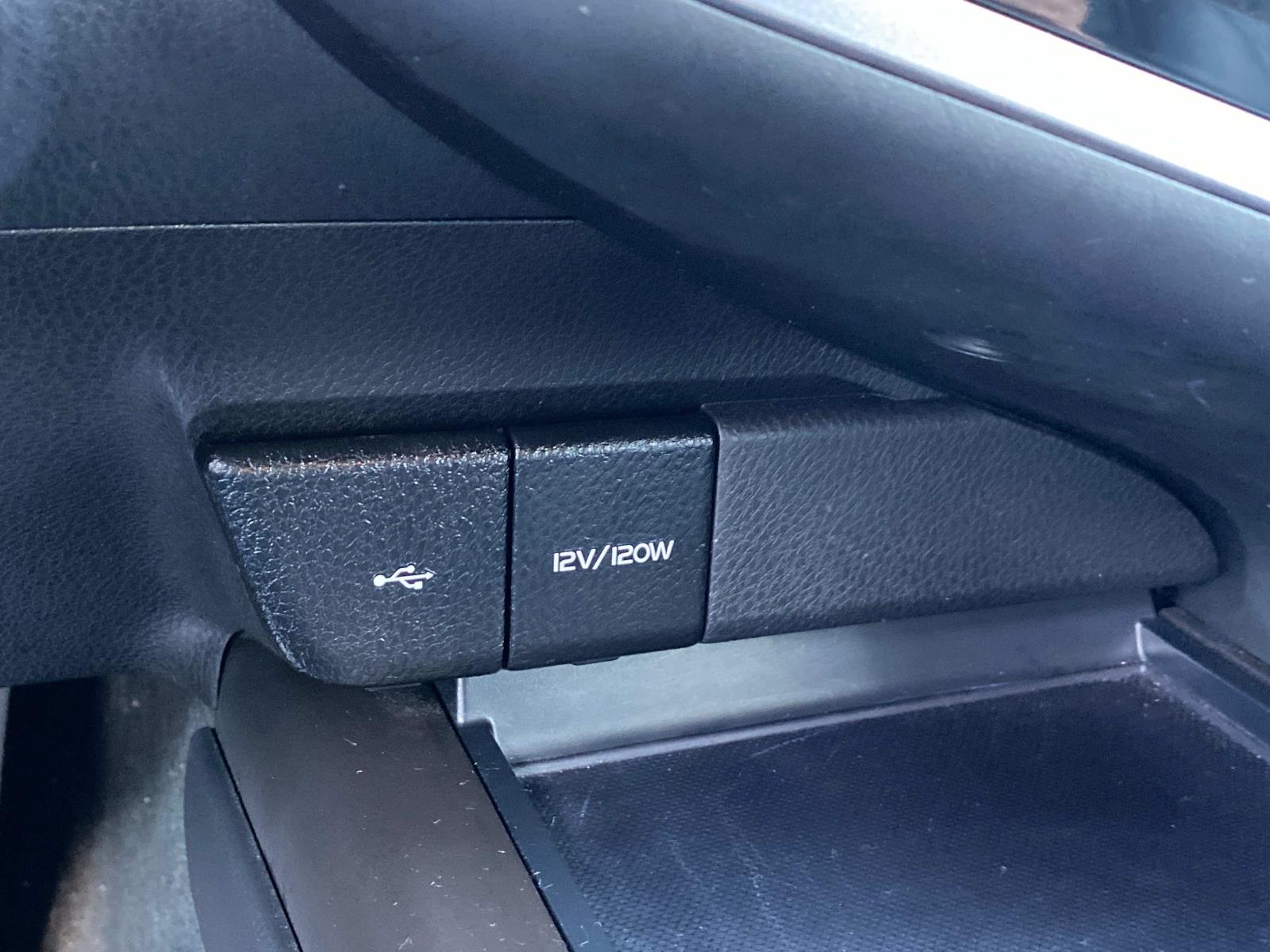 Vehicle image 14 of 29