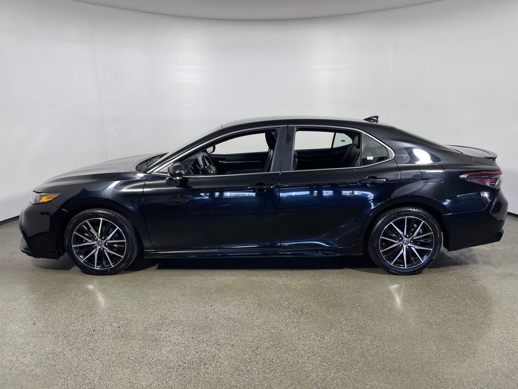 2023 Toyota Camry SE Image 8 of 30