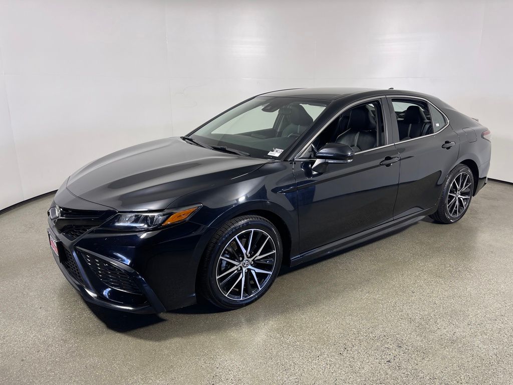 2023 Toyota Camry SE Image 1 of 30