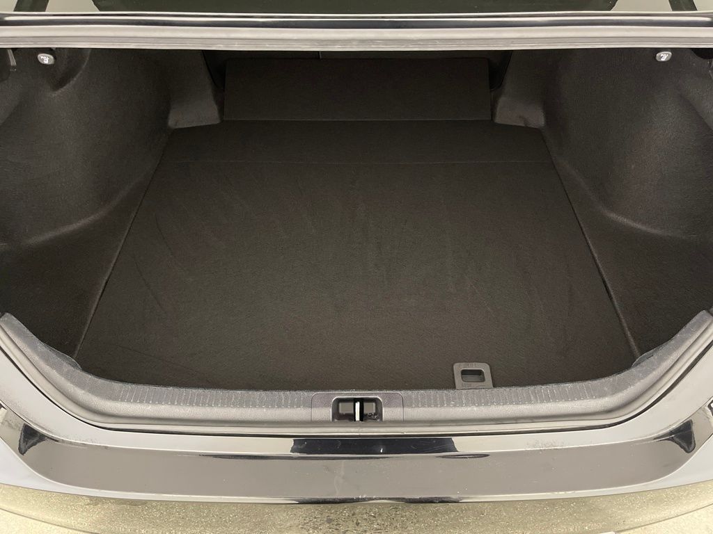 2023 Toyota Camry SE Image 11 of 30