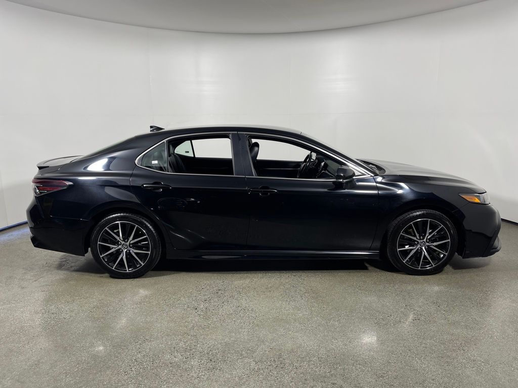 2023 Toyota Camry SE Image 4 of 30