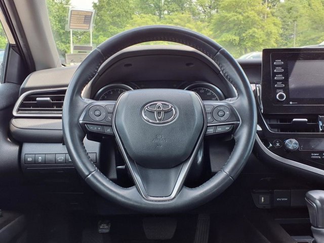 Vehicle image 15 of 23