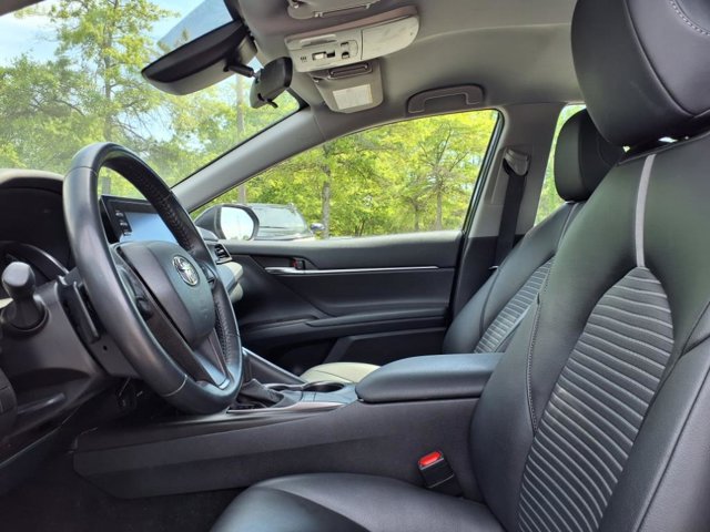 Vehicle image 11 of 23