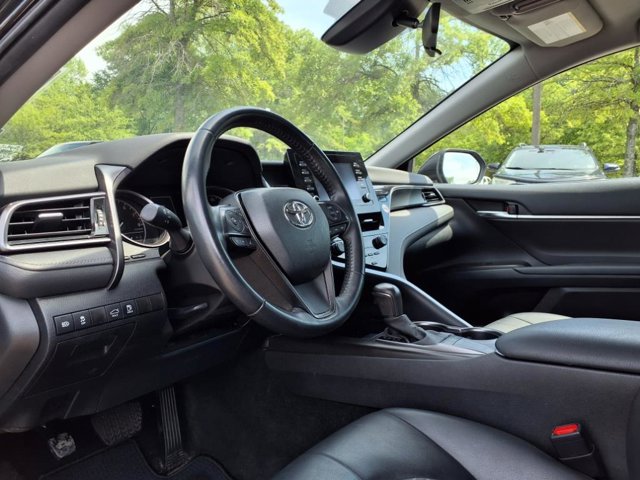 Vehicle image 10 of 23