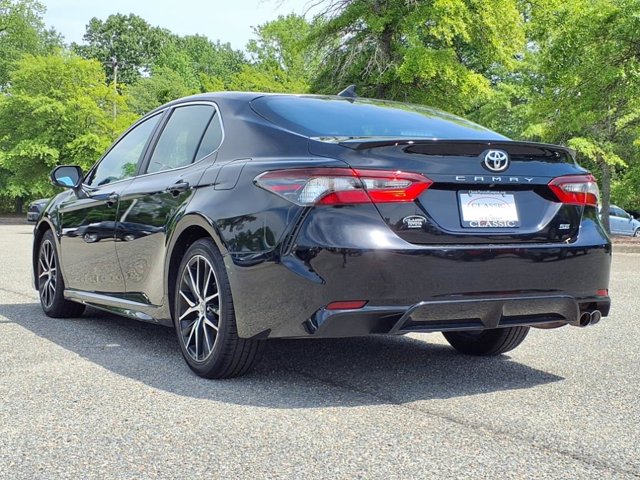 Vehicle image 7 of 23