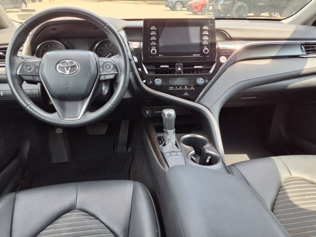 Vehicle image 13 of 23
