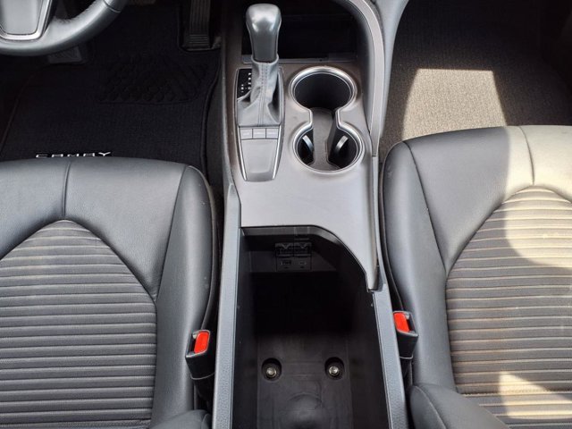 Vehicle image 21 of 23