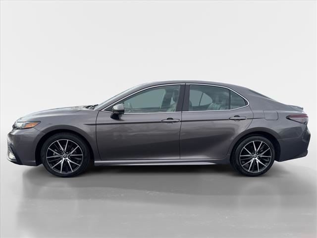 Vehicle image 7 of 23