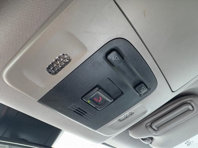 Vehicle image 15 of 23