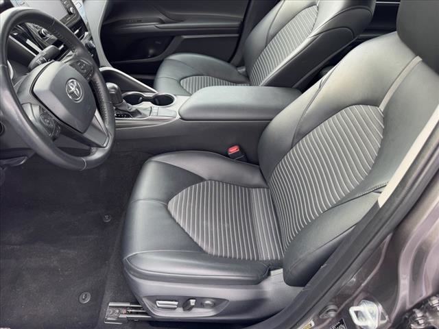 Vehicle image 9 of 23
