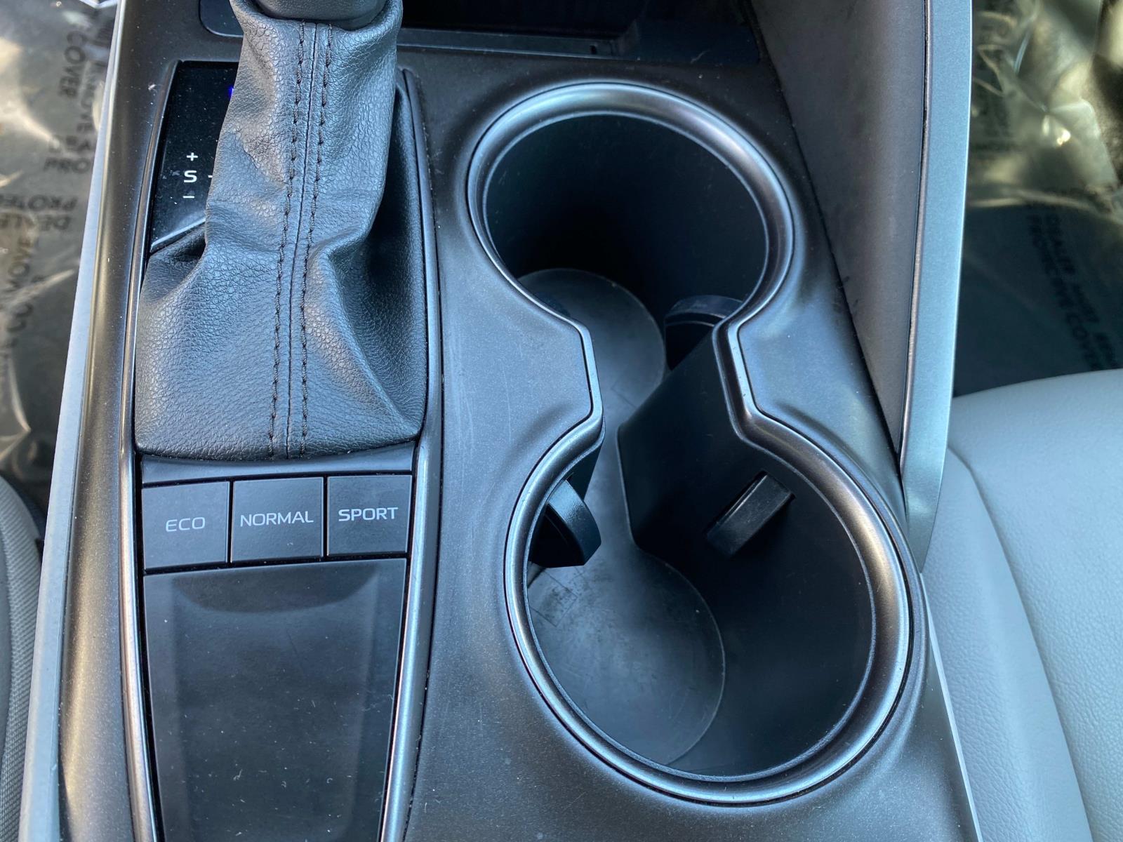 Vehicle image 10 of 26