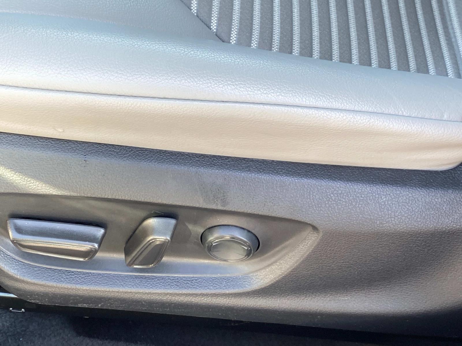 Vehicle image 22 of 26