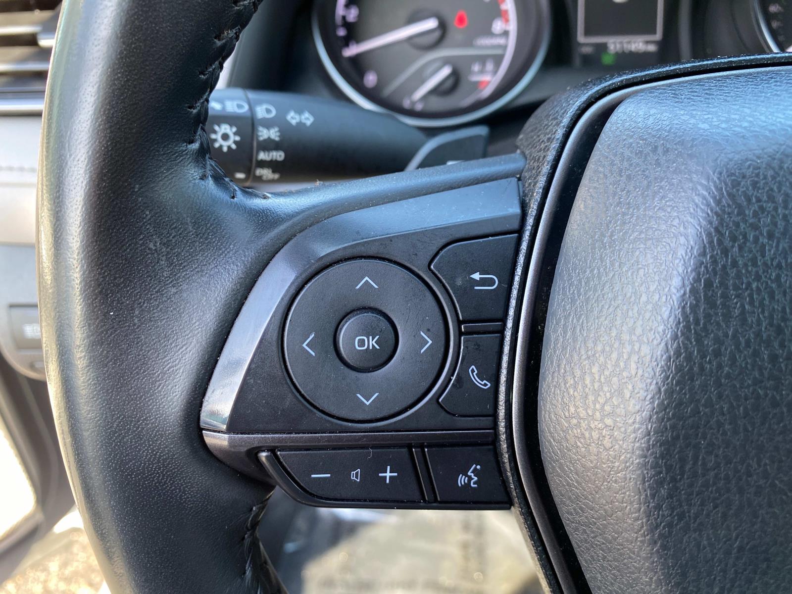 Vehicle image 13 of 26