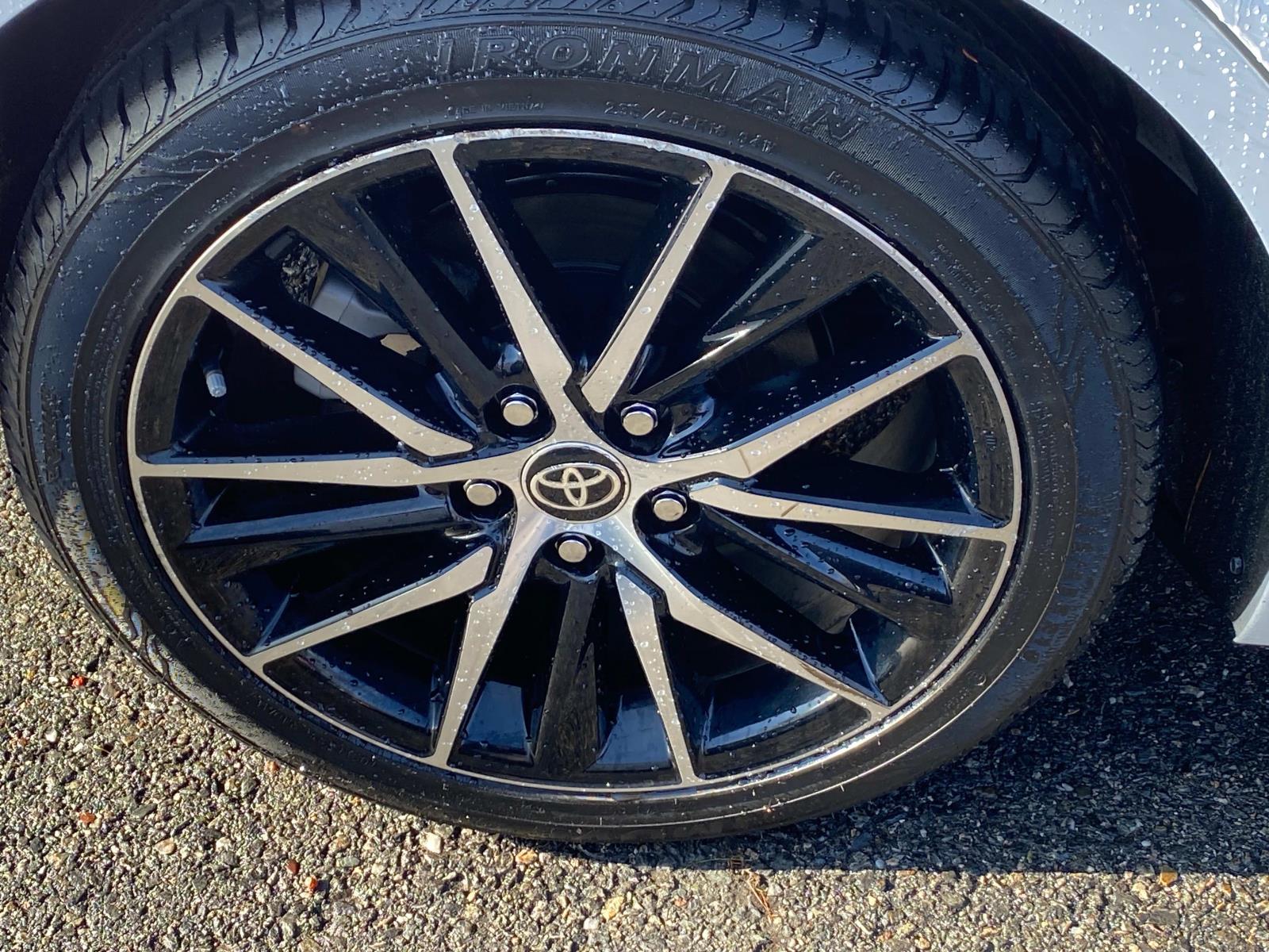 Vehicle image 19 of 26