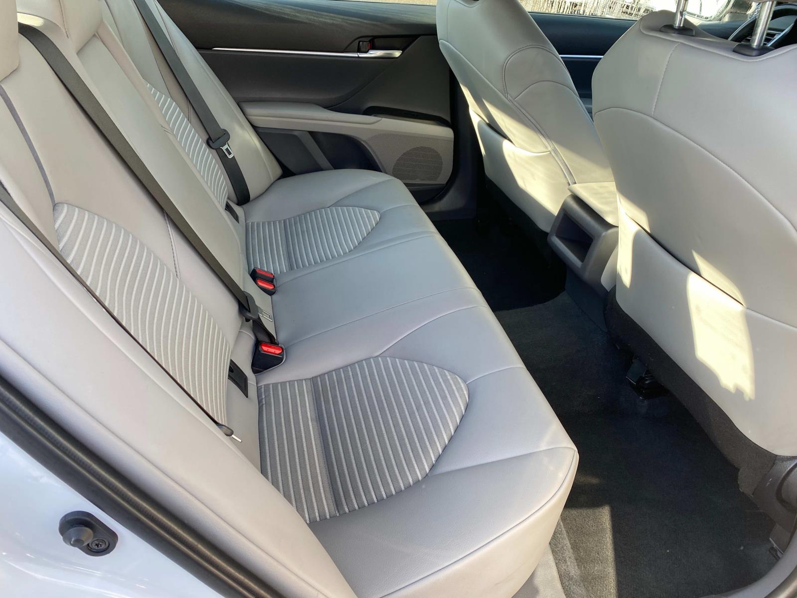 Vehicle image 18 of 26