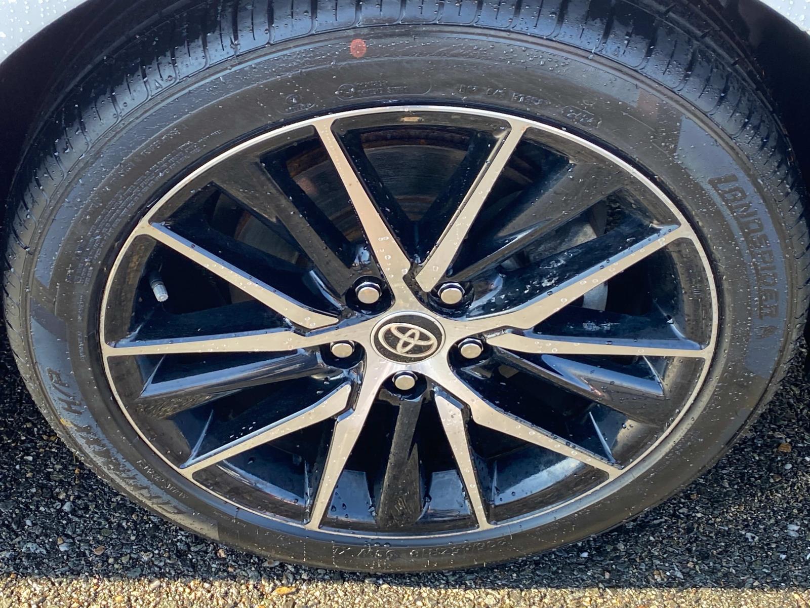 Vehicle image 20 of 26