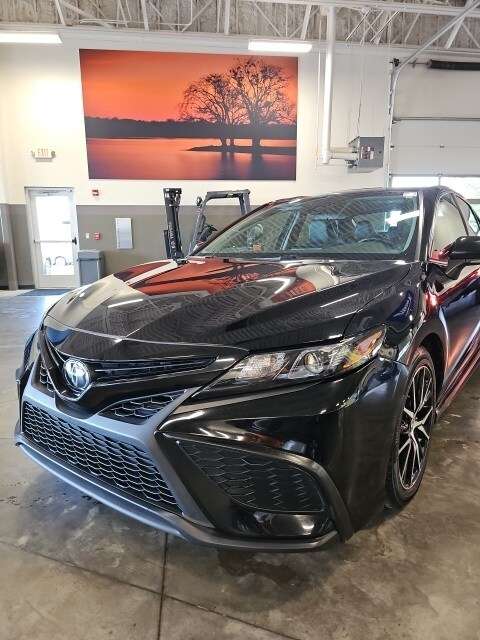 Vehicle image 2 of 48