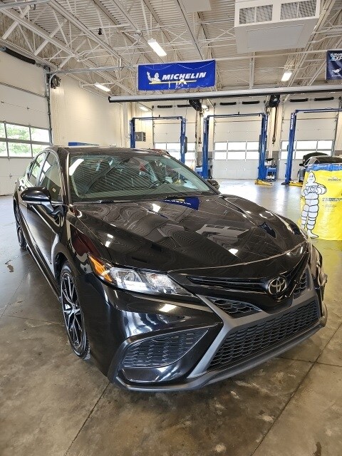 Vehicle image 14 of 48