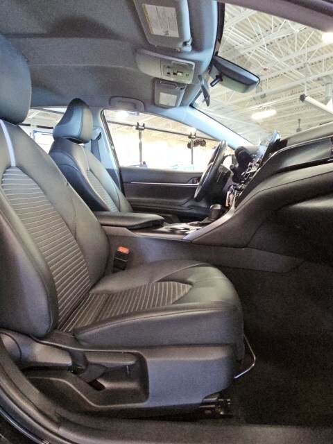 Vehicle image 41 of 48