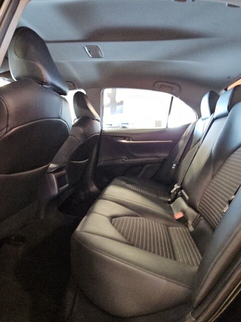 Vehicle image 34 of 48