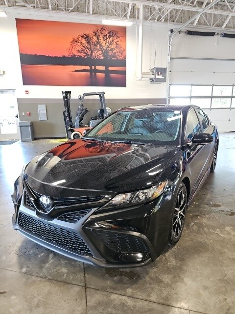 Vehicle image 13 of 48