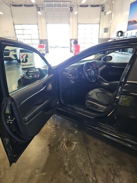 Vehicle image 15 of 48