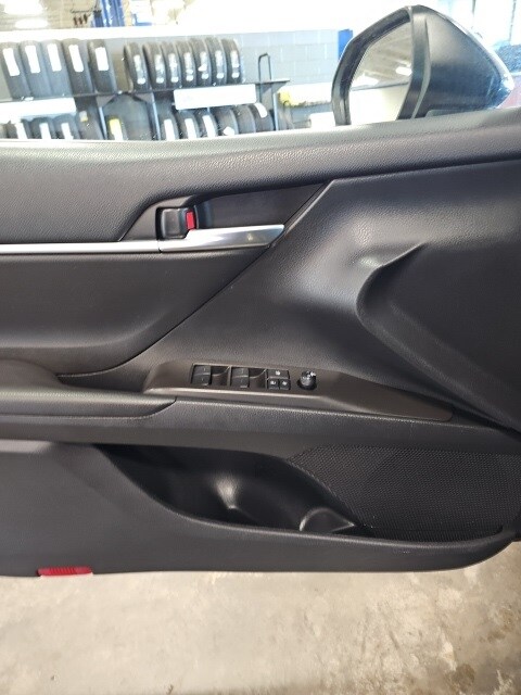 Vehicle image 16 of 48