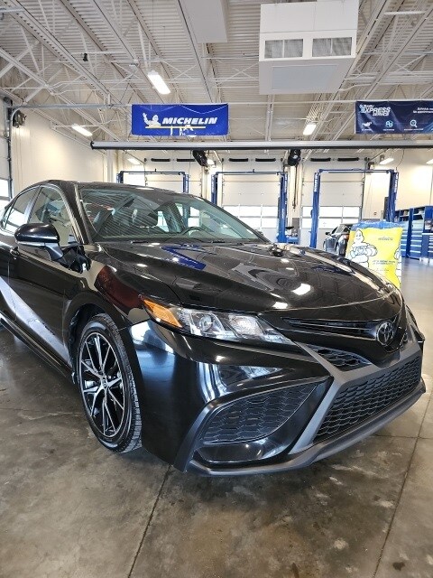 Vehicle image 47 of 48